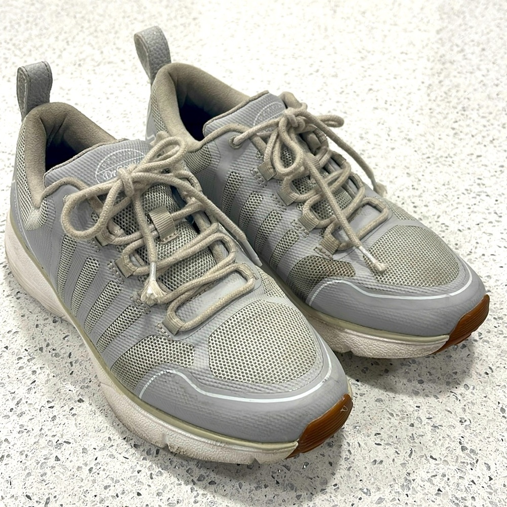 DR COMFORT GRACE WALKING SHOE SIZE 9.5 WOMENS GRAY CROSS-FUNCTIONAL STABILITY